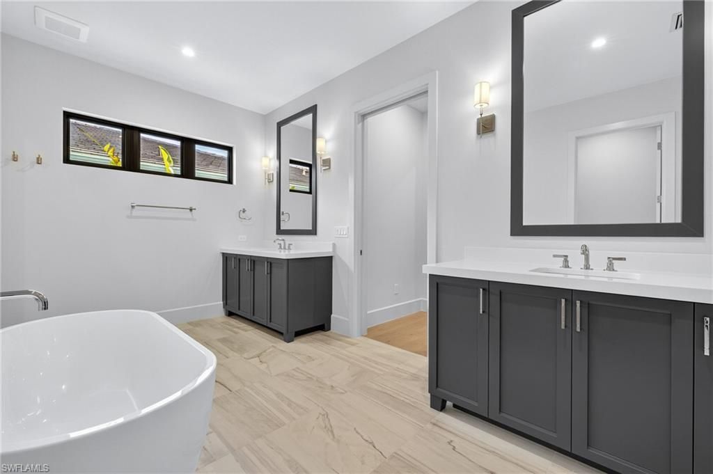 2032 Cambridge Park Dr, Naples, FL 34109 Photo