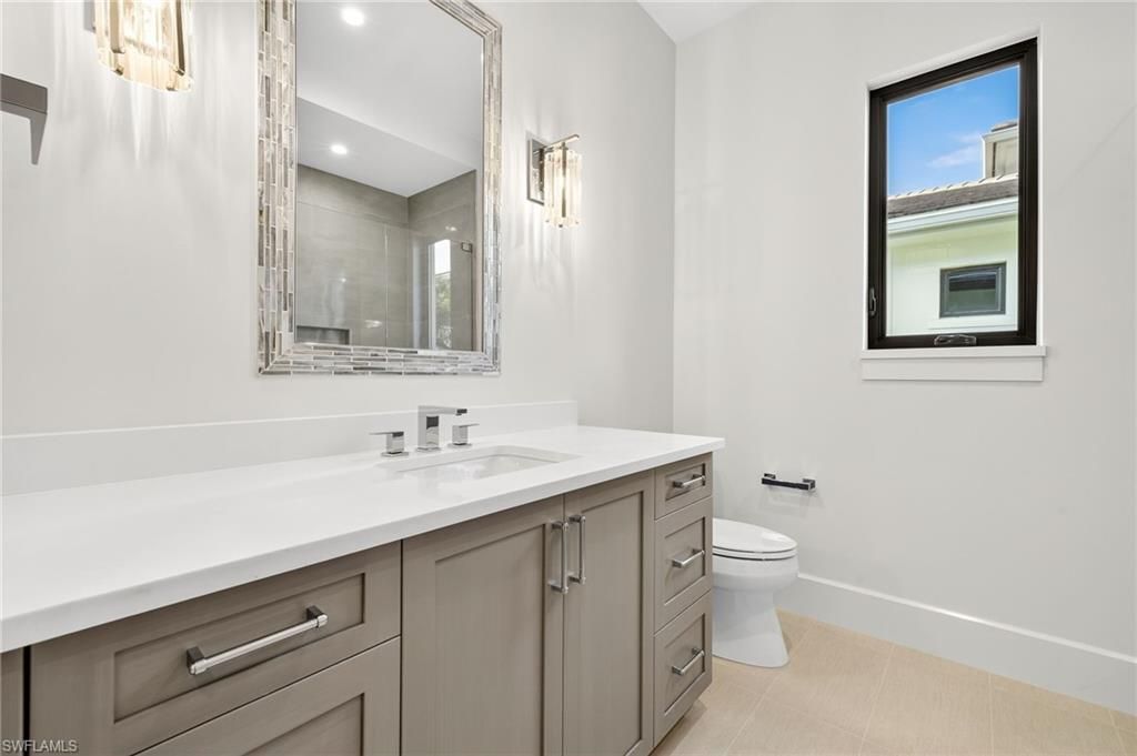 2032 Cambridge Park Dr, Naples, FL 34109 Photo