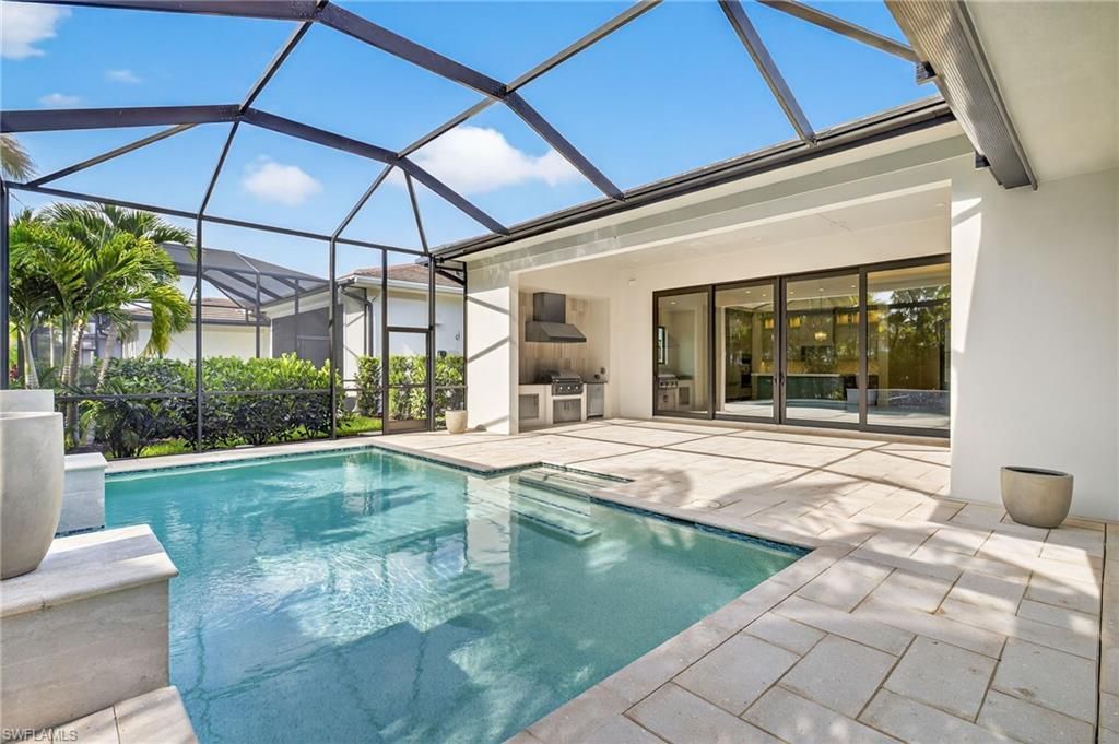 2032 Cambridge Park Dr, Naples, FL 34109 Photo