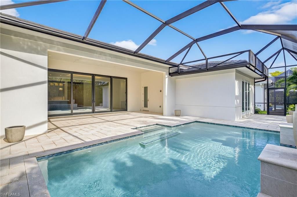 2032 Cambridge Park Dr, Naples, FL 34109 Photo