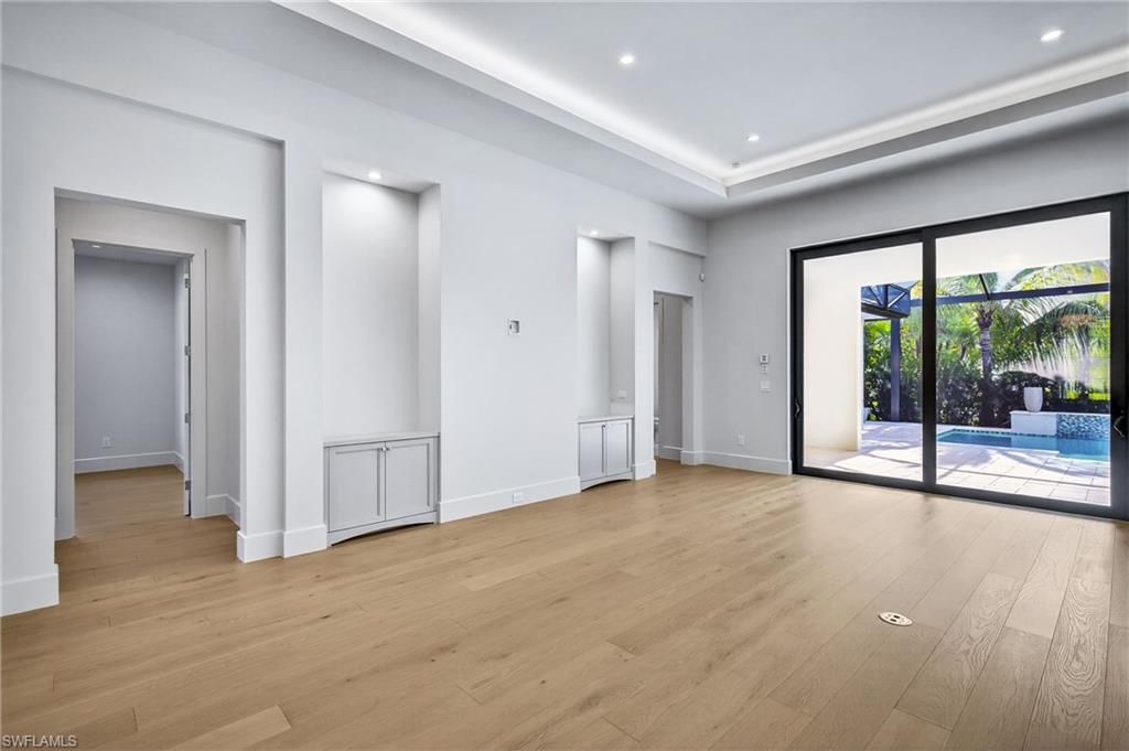 2032 Cambridge Park Dr, Naples, FL 34109 Photo