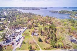 1415 N Lake Drive photo 4