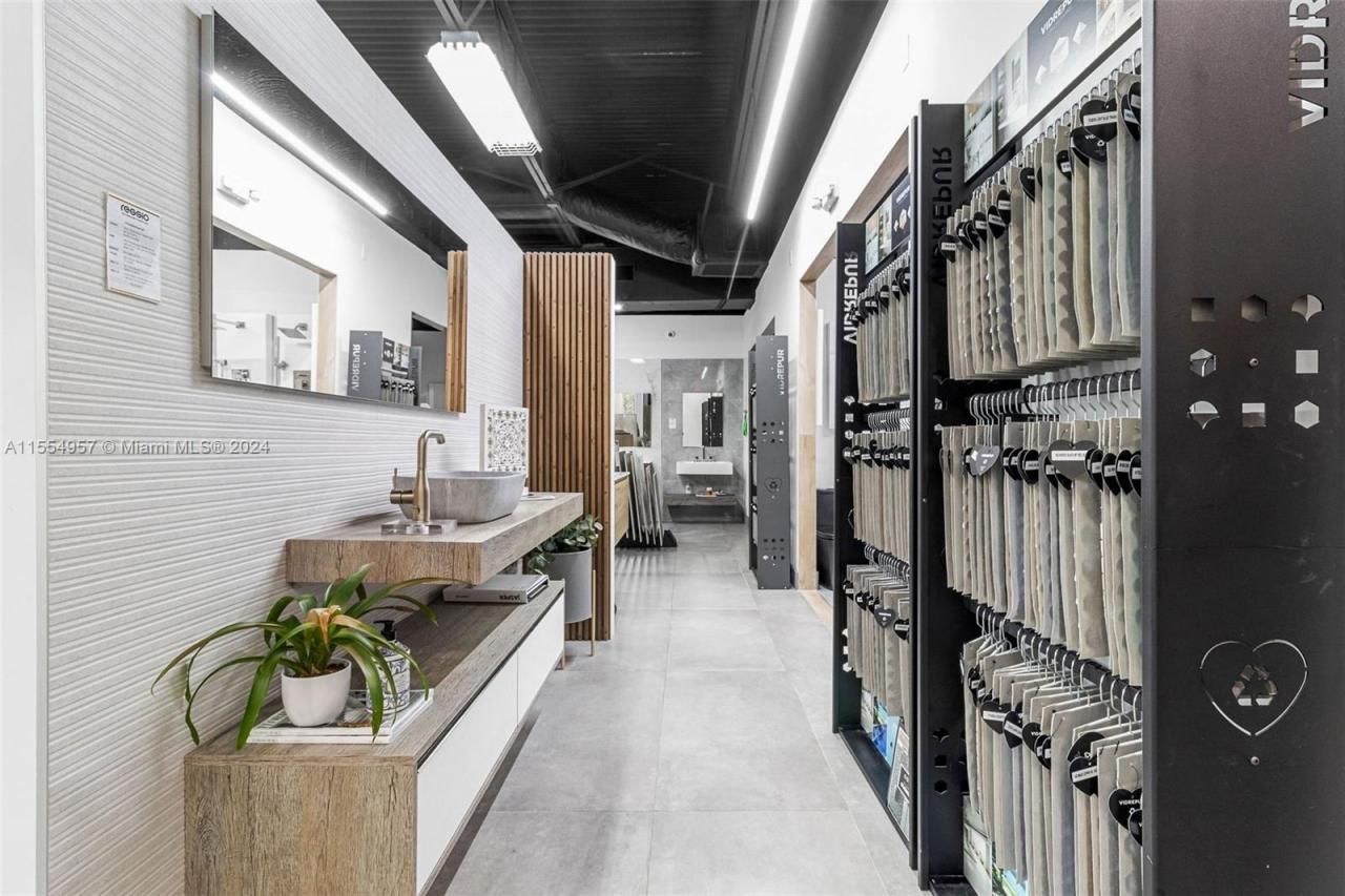 Bath Vanities/accessories And Flooring, Doral, FL 33122 Photo