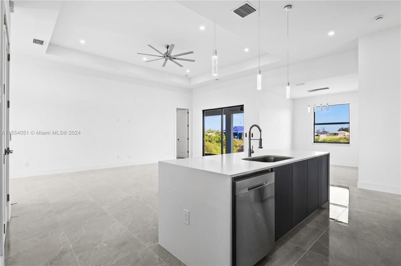 122 NW 18th Pl, Cape Coral, FL 33993 Photo