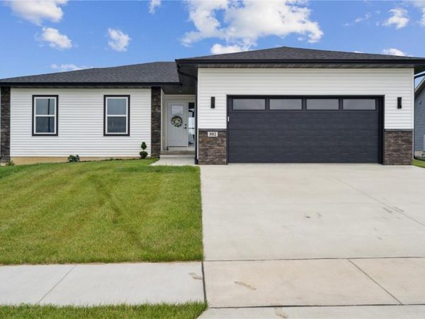 802 Mont Clair, Solon, IA 52333