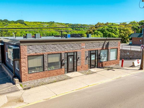 208 E Montezuma Avenue, Houghton, MI 49931