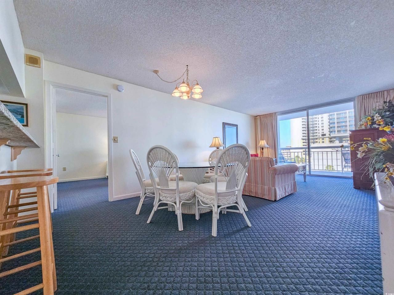 9820 Queensway Blvd. Photo 14