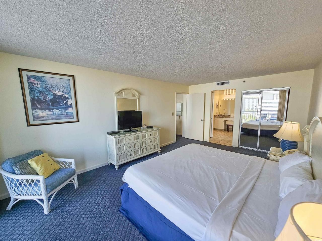 9820 Queensway Blvd. Photo 22