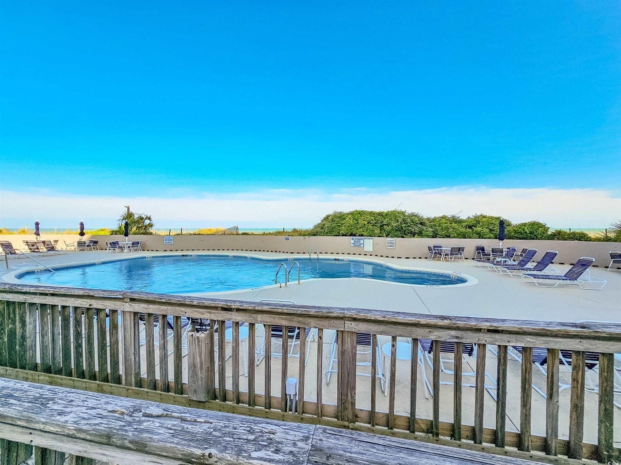 9820 Queensway Blvd. Photo 36