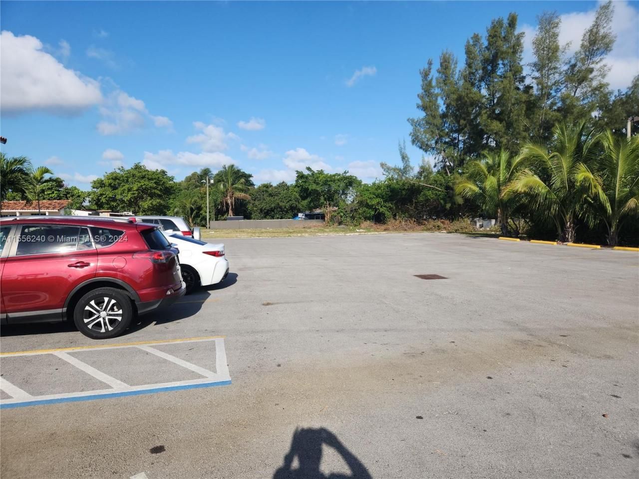 14300 W Dixie Hwy, North Miami, FL 33161 Photo