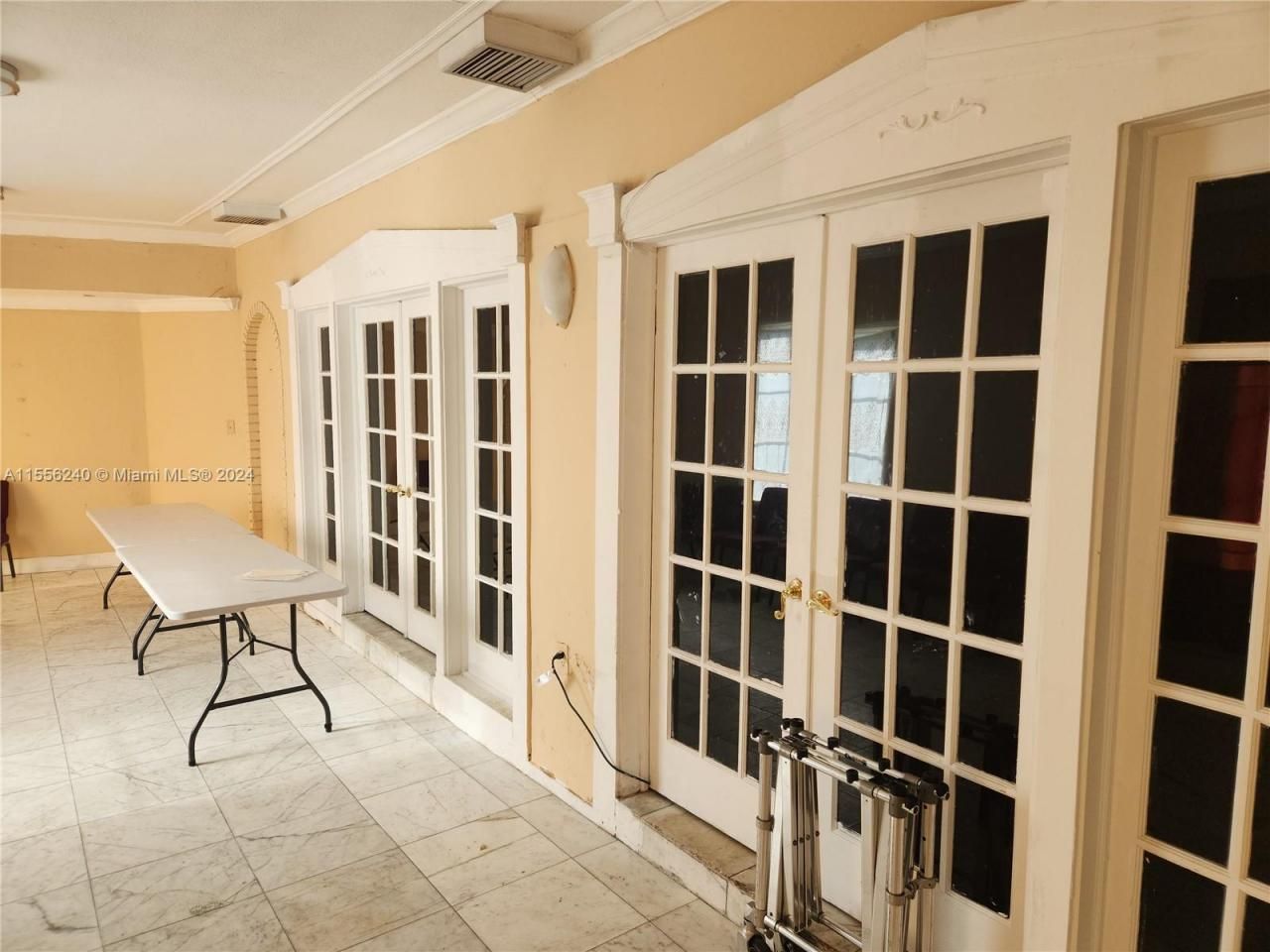 14300 W Dixie Hwy, North Miami, FL 33161 Photo