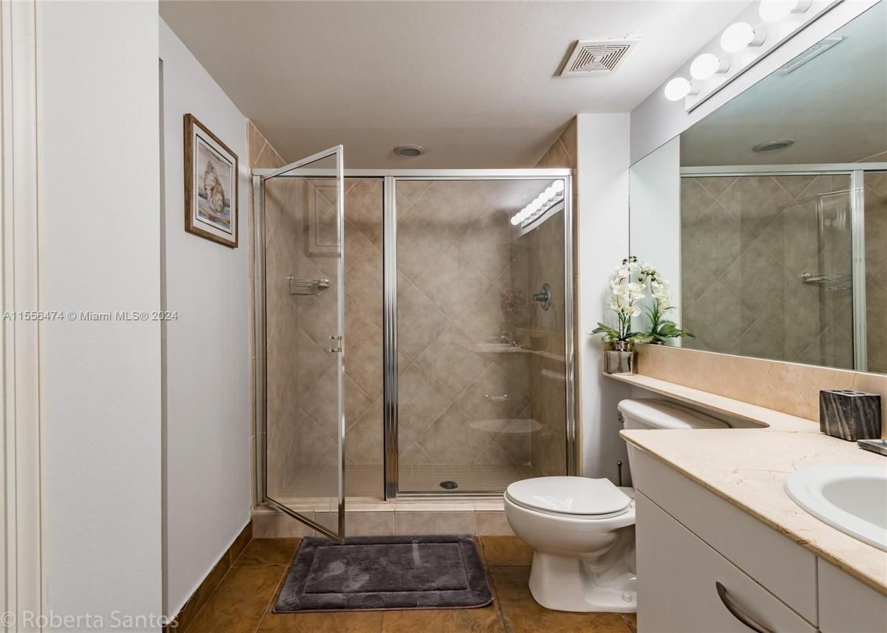 2080 S Ocean Dr, Unit 602, Hallandale Beach, FL 33009 Photo