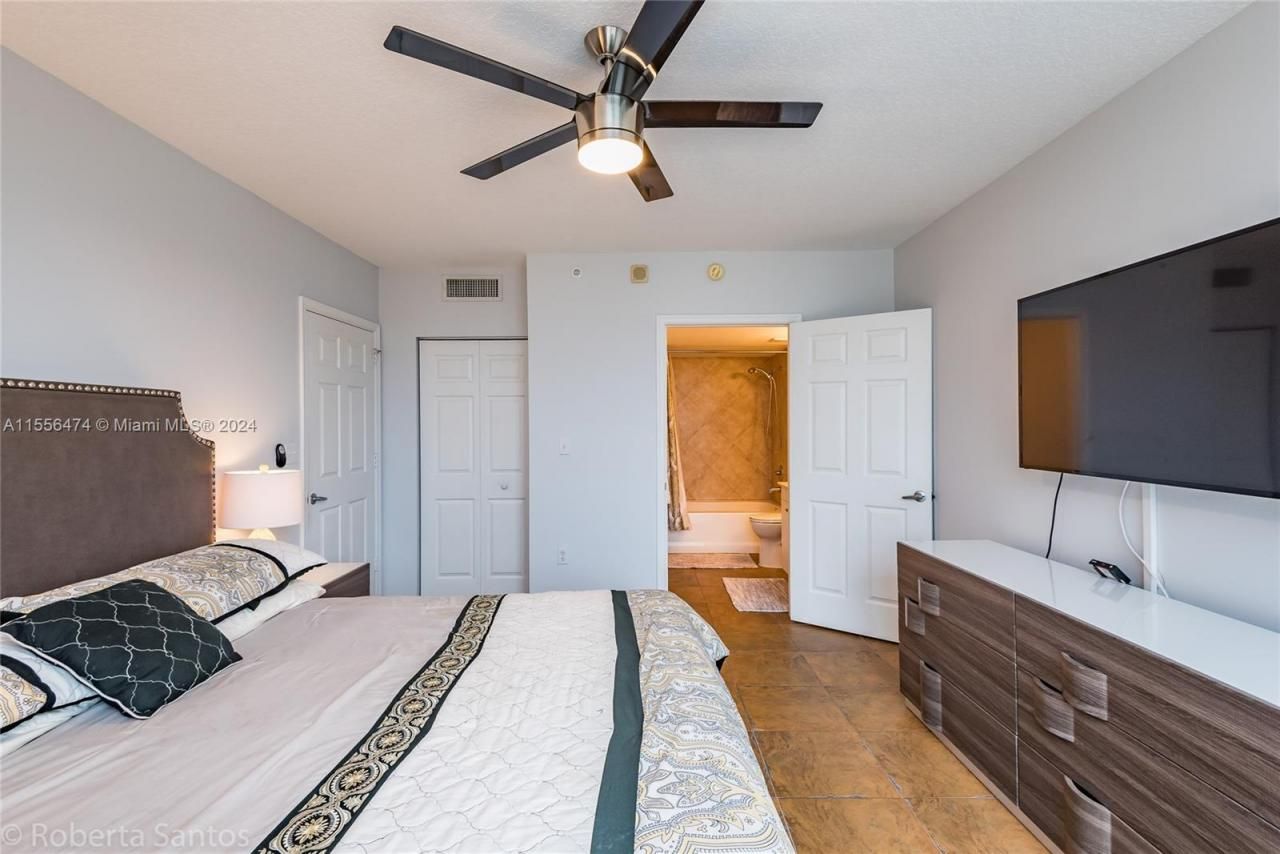 2080 S Ocean Dr, Unit 602, Hallandale Beach, FL 33009 Photo