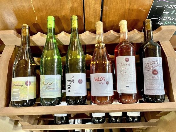 335 Old Fall River Rd, Dartmouth, MA 02747