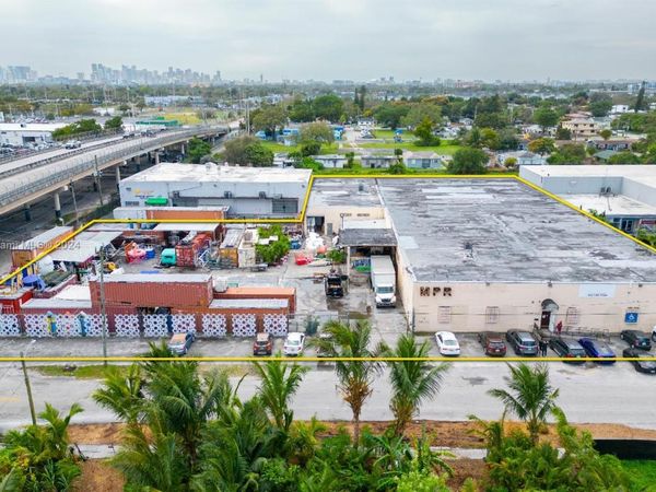 1240 NW 74th St, Miami, FL 33147