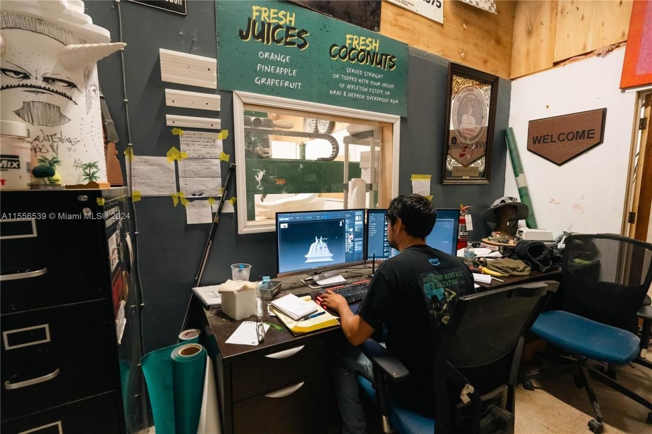 1240 NW 74th St, Miami, FL 33147 Photo