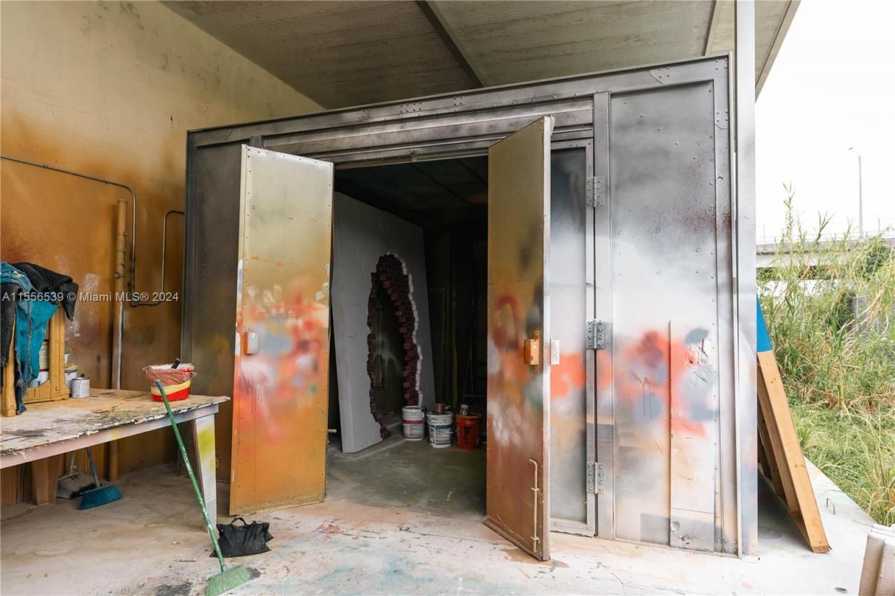 1240 NW 74th St, Miami, FL 33147 Photo