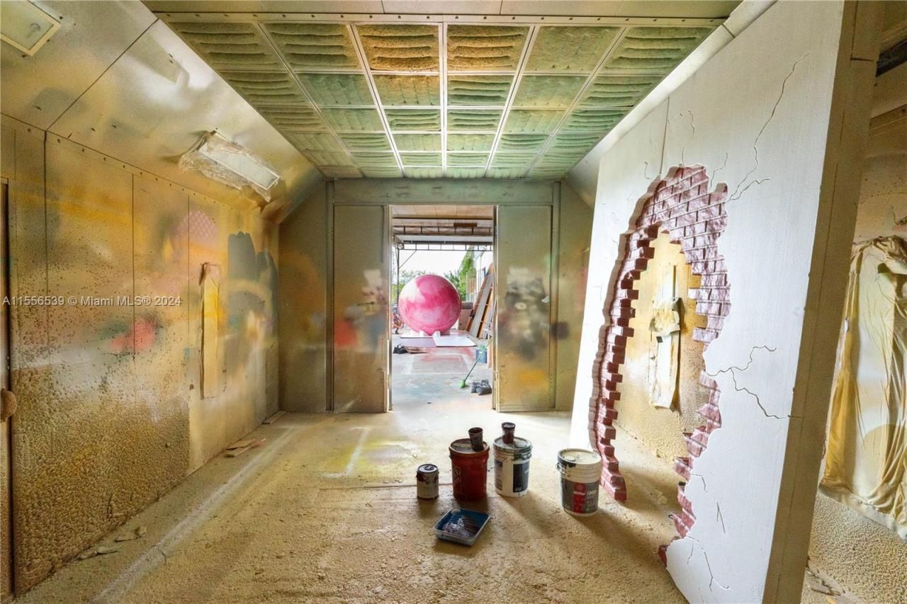 1240 NW 74th St, Miami, FL 33147 Photo