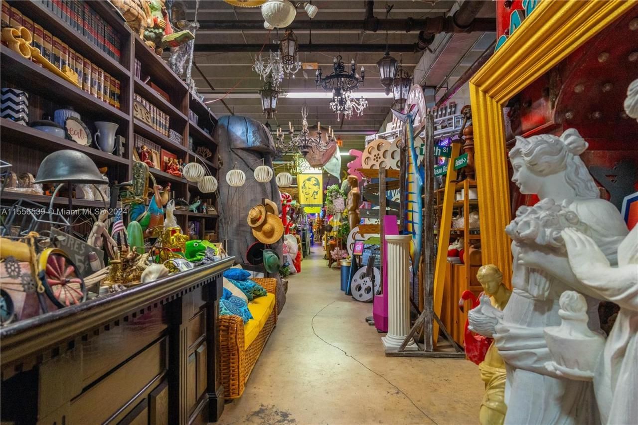 1240 NW 74th St, Miami, FL 33147 Photo