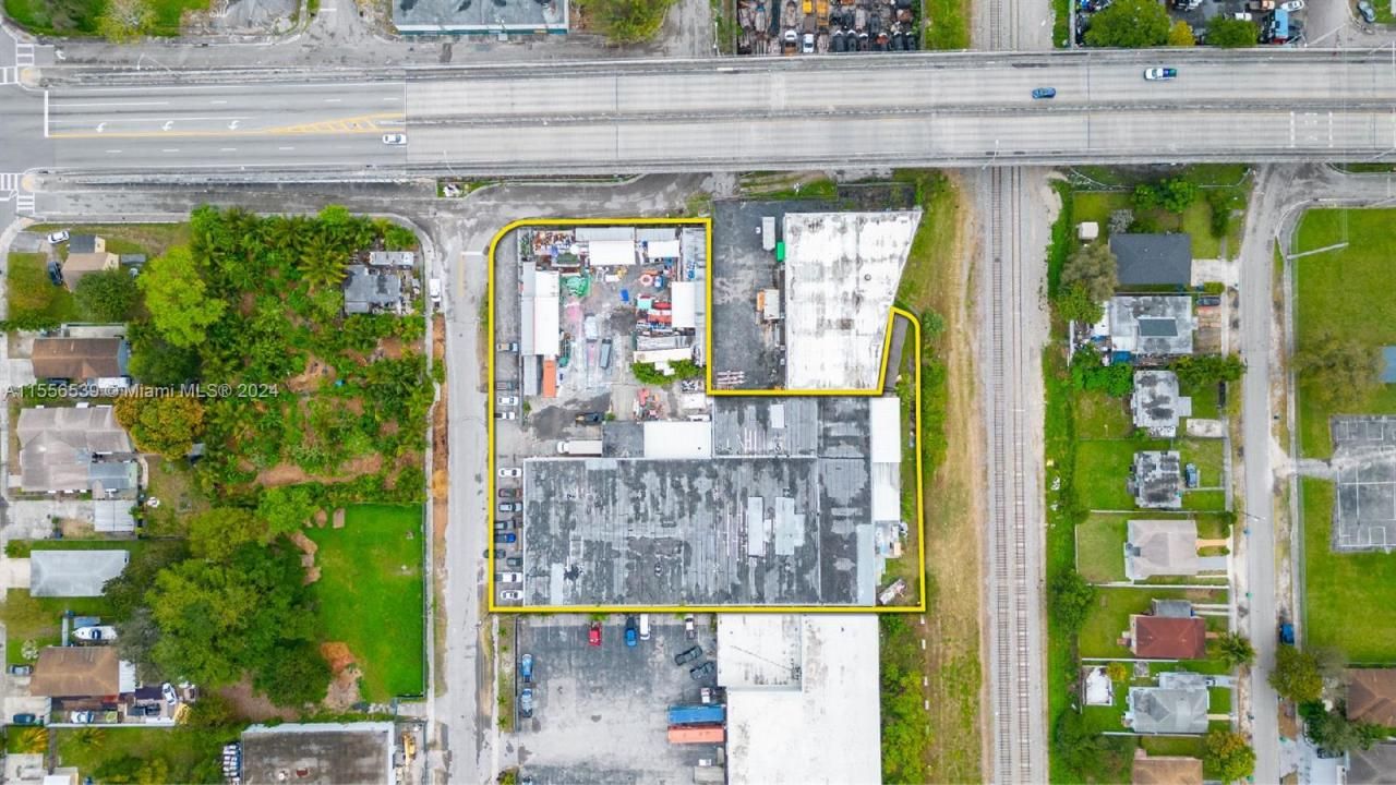 1240 NW 74th St, Miami, FL 33147 Photo