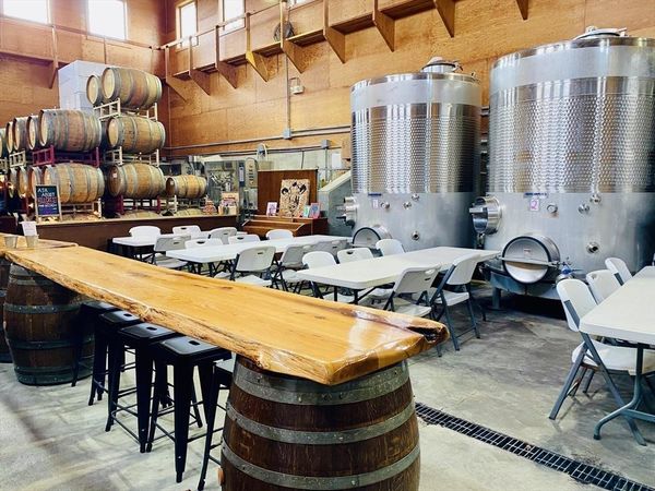 335 Old Fall River Rd, Dartmouth, MA 02747