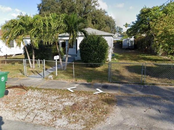 1345 NW 70th St, Miami, FL 33147