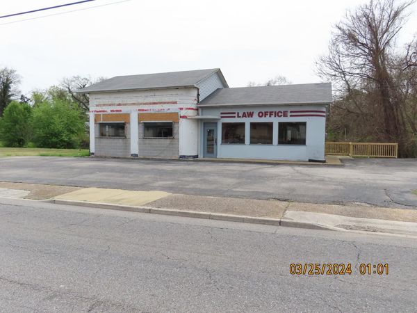 327 W Gaines St, Lawrenceburg, TN 38464