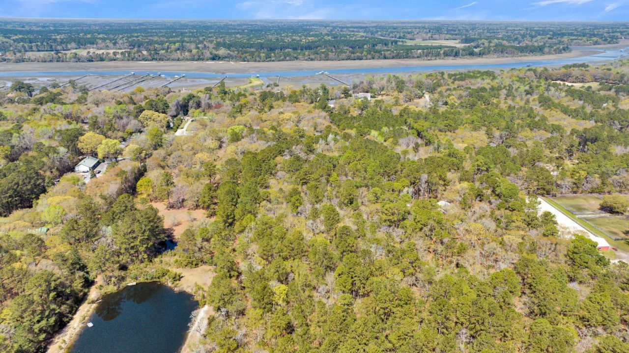 3205 Duck Pond Road Photo 6