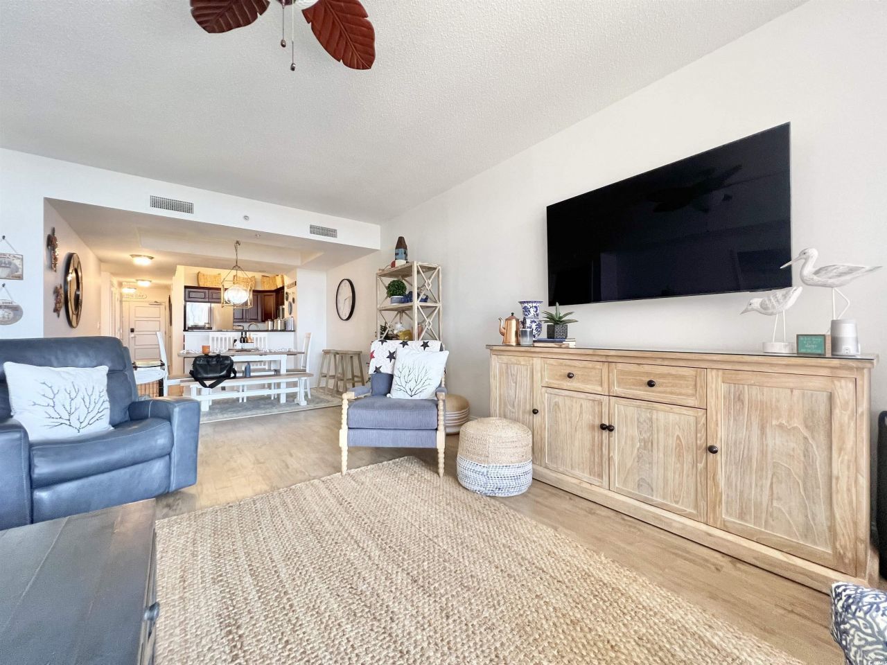 100 North Beach Blvd. Photo 16