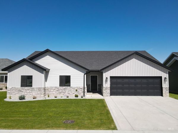 2441 Dorchester Ave, Burley, ID 83318