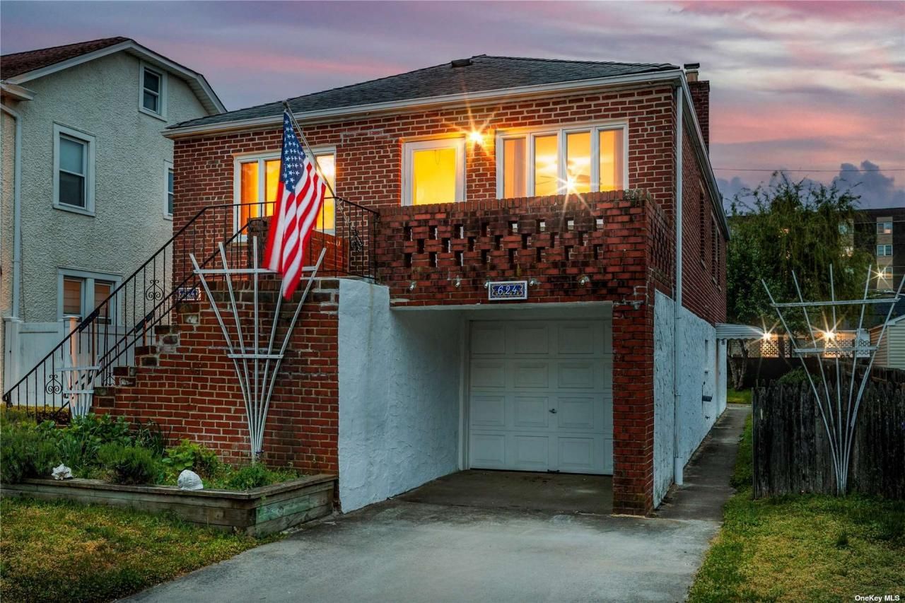 624 W Beech Street, Long Beach, NY 11561 Main Photo