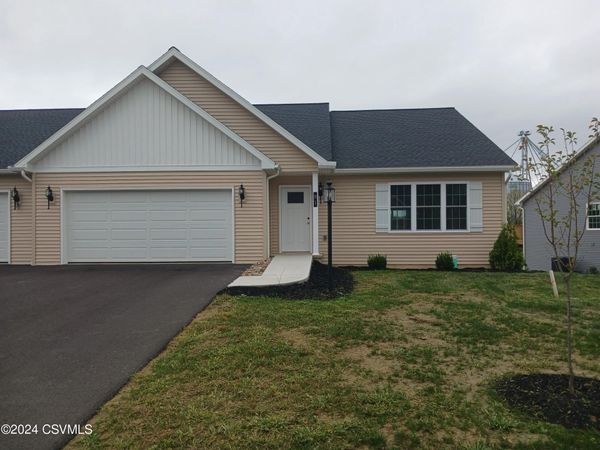 81 ST ANDREWS Way, Selinsgrove, PA 17870