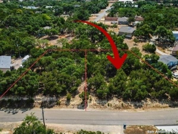 565 Buck Run, Canyon Lake, TX 78133