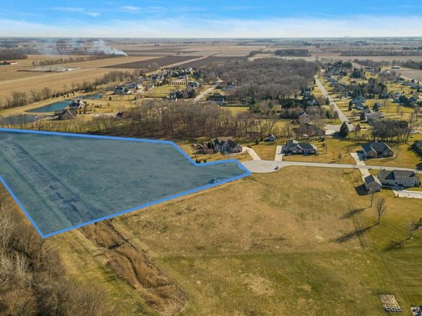 421 E Amy Rose Lane, Valparaiso, IN 46383