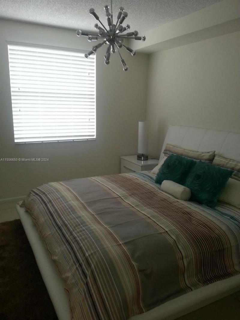 17100 N Bay Rd, Unit 1402, Sunny Isles Beach, FL 33160 Photo