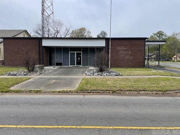1204 S Main, Stuttgart, AR 72160