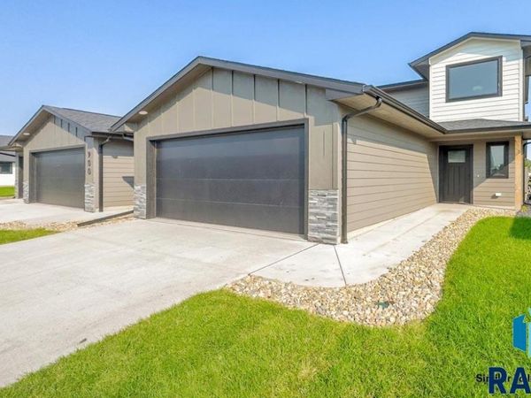 902 E Wayne Pl, Tea, SD 57064