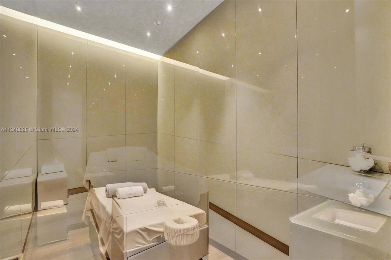 18975 Collins Ave, Unit 3605, Sunny Isles Beach, FL 33160 Photo