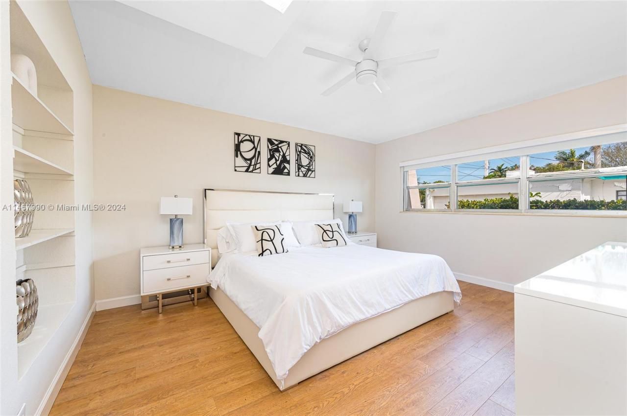 2500 NE 199th St, Miami, FL 33180 Photo