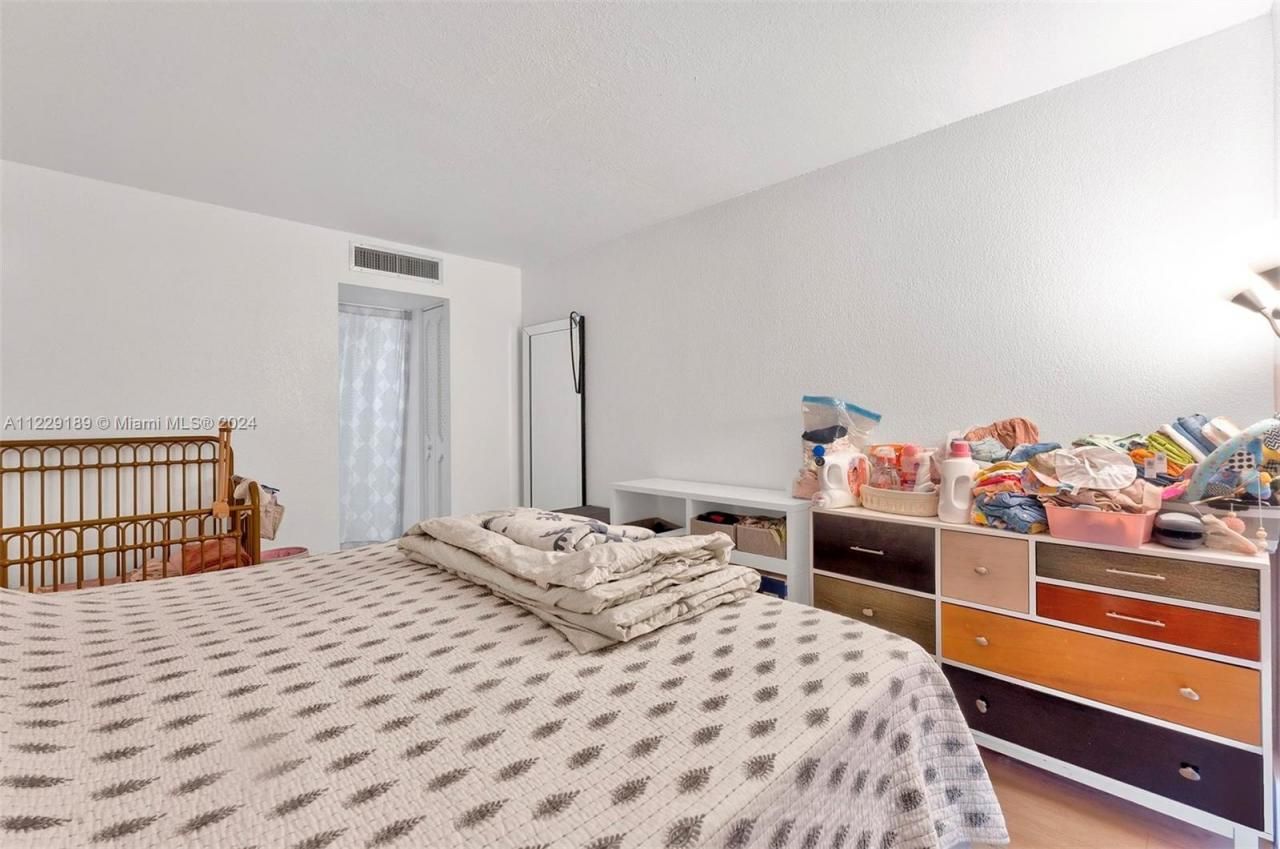 3401 N Country Club Dr, Unit 406, Aventura, FL 33180 Photo