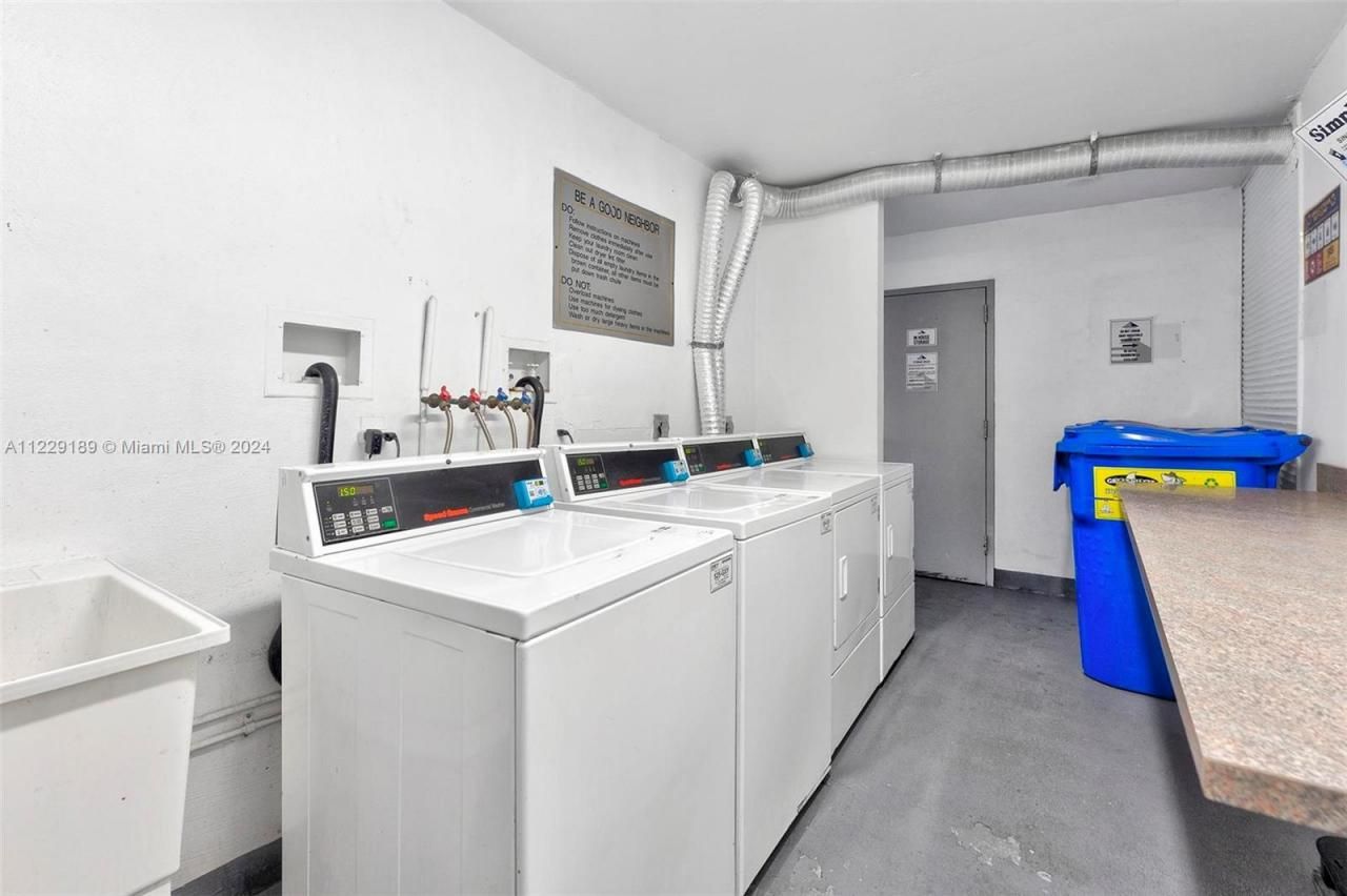 3401 N Country Club Dr, Unit 406, Aventura, FL 33180 Photo