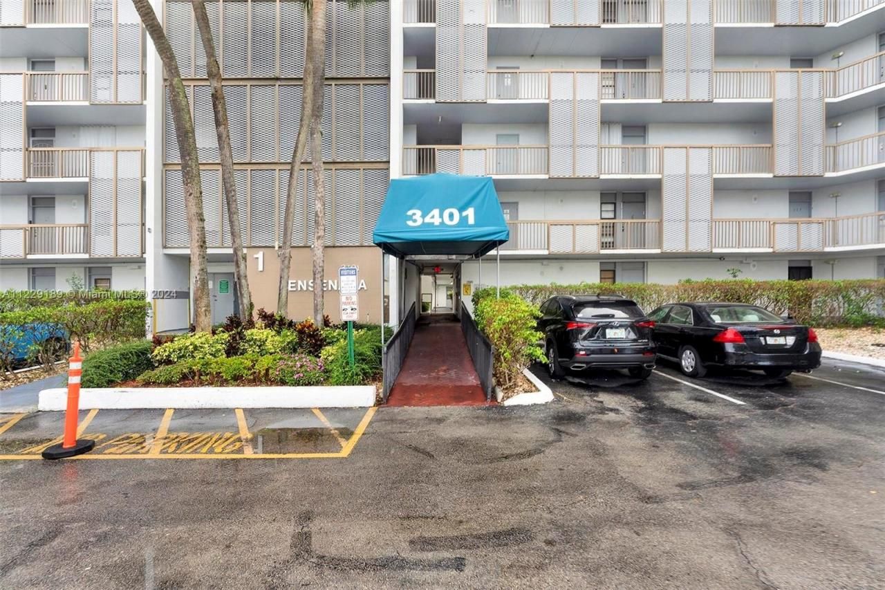 3401 N Country Club Dr, Unit 406, Aventura, FL 33180 Photo