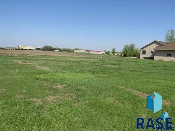 304 Carlson St, Humboldt, SD 57035