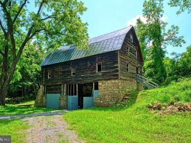 18 OLD MILL ROAD, WASHINGTON, VA 22747