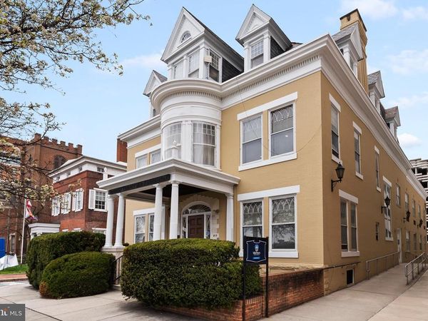 213 N FRONT STREET, HARRISBURG, PA 17101