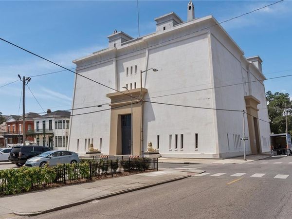 351 St Francis Street, Mobile, AL 36602