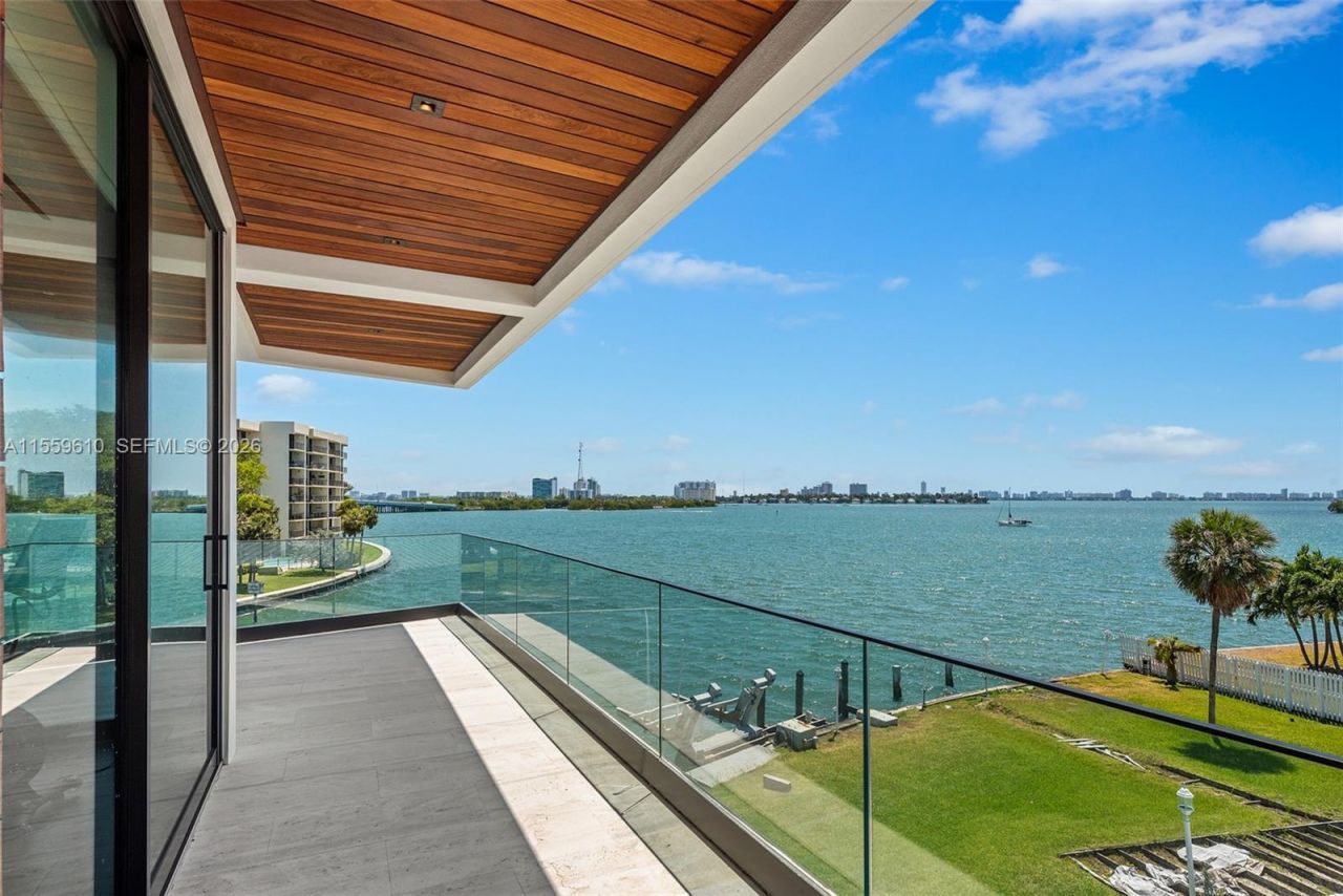 1133 Belle Meade Island Dr, Miami, FL 33138 Photo