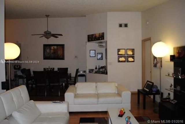 4770 NW 102nd Ave, Unit 204-19, Doral, FL 33178 Photo