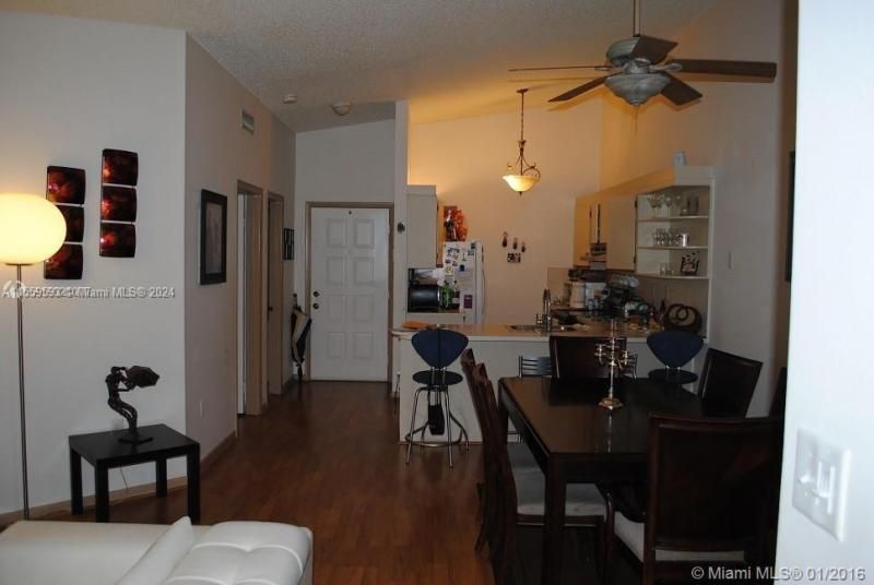 4770 NW 102nd Ave, Unit 204-19, Doral, FL 33178 Photo