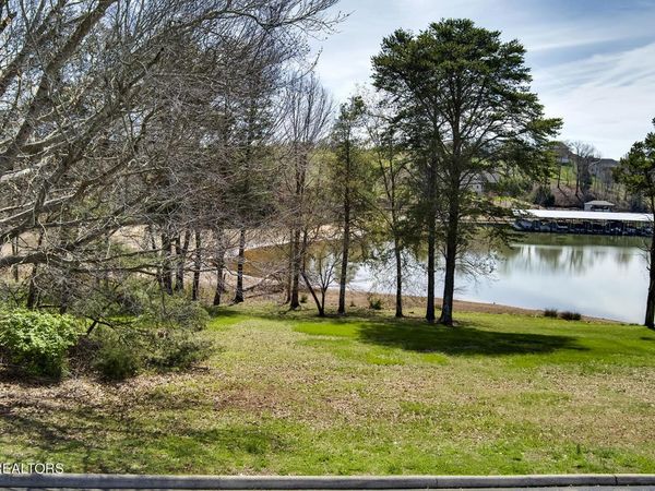 1681 Rarity Bay Pkwy, Vonore, TN 37885